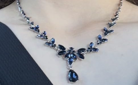 Nice looking necklace with only one downside