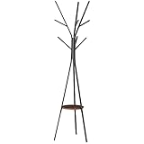 Stillvolle Garderobe: Dieser stilvolle und moderne Garderobenständer räumt Ihren Eingangsbereich auf und verleiht Ihrem Flur einen Hauch von Skandi-Chic.