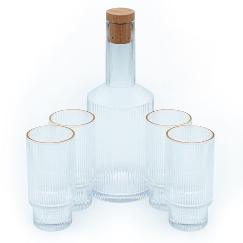 Set caraffa in vetro Intirilife caraffa con tappo e 4 bicchieri con bordo dorato - caraffa capacità 1.7 L - bicchieri capacità 260 ml - caraffa in cristallo per acqua tè freddo vino succo di frutta