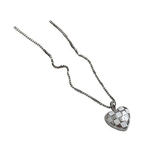 Collier de pull cœur damier en argent de luxe léger idéal sur un grand tricot en maille