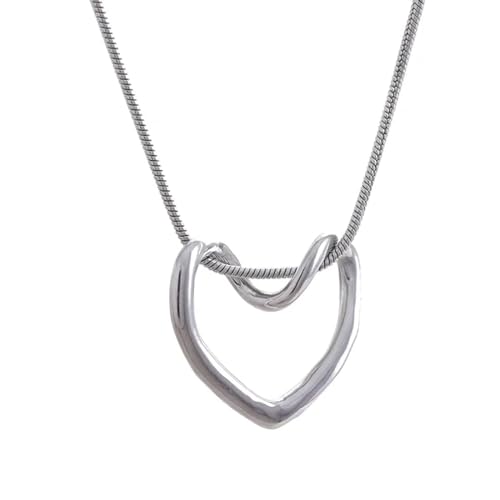 Idée de collier pendentif coeur pour femme à porter au quotidien
