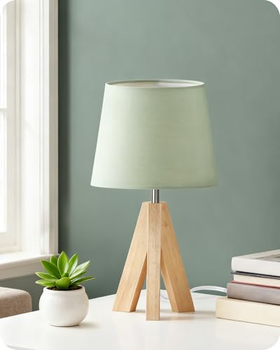 GOEBLESON Tripod Table Lamp, Small Bedside Lamp with Wood Base & Green Fabric Shade, Little Cute Desk Lamp, Modern Nightstand Lamp for Bedroom, Kids Room, Living Room, Office, Corner, Green J51TL05