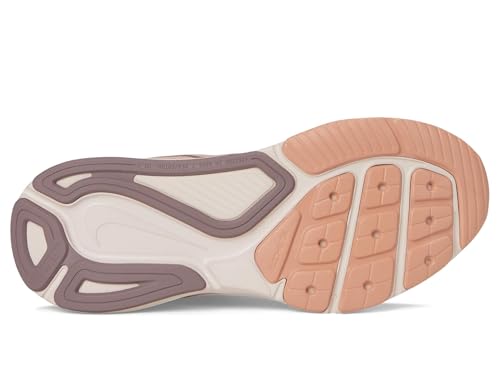 Nike Women's Structure 26 Sneaker3