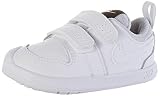 Las correas de velcro hacen que el zapato sea fácil de poner y quitar.
