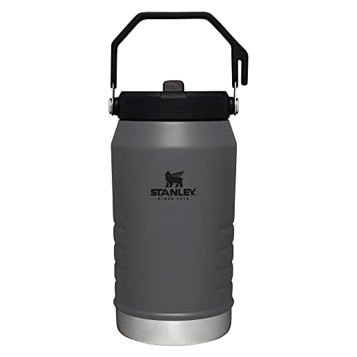 Stanley IceFlow™ Flip Straw Jug 64oz Charcoal