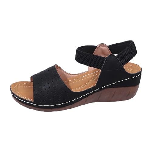 Chaussures d'eau et sandales de piscine pour des vacances à la plage