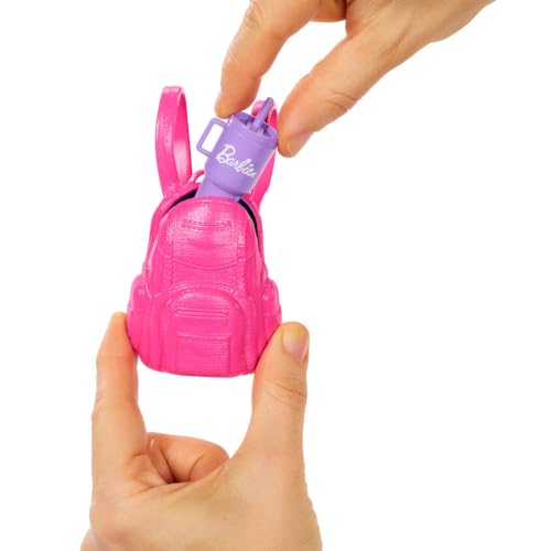 Barbie Doğa macerası temalı kıyafetleriyle Barbie 'Malibu' bebek, 10'dan fazla kamp aksesuarı ve yavru köpek figürü, JJV59