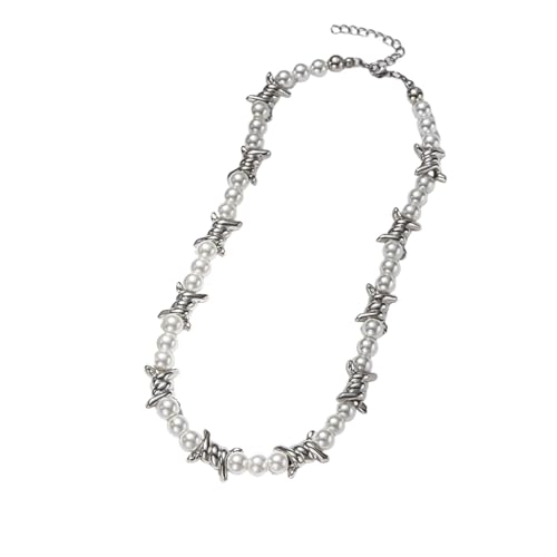 Collier personnalisé tendance rue pour briser la monotonie des looks basiques