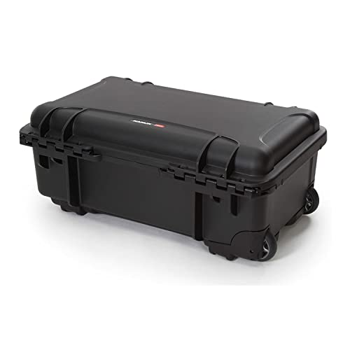 Maleta rígida NANUK 935 con espuma troquelada y ruedas miniatura 4