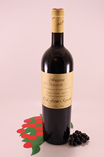 Infine, l’Amarone della Valpolicella DOC, della cantina Dal Forno Romano, si completa con due anni di riposo in bottiglia. Sensuale e suadente, tanto al naso quanto in bocca, non ha bisogno di altre grandi presentazioni, data, tra l’altro, la caratura dell’azienda che lo produce. È un gran vino
