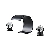 ☪ Design Elégant et Incurvé : Ce robinet salle de bain présente un bec verseur rectangulaire plat et une action unique, illustrant une esthétique minimaliste moderne et s'harmonisant parfaitement avec les intérieurs de style contemporain.