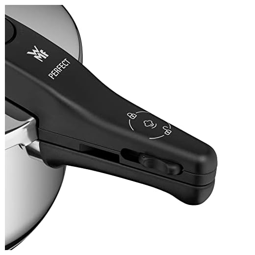 WMF Perfect - Pentola a pressione a induzione, 4,5 l, grande segnale di cottura, 2 livelli di cottura, manico con coperchio rimovibile, acciaio INOX Cromargan