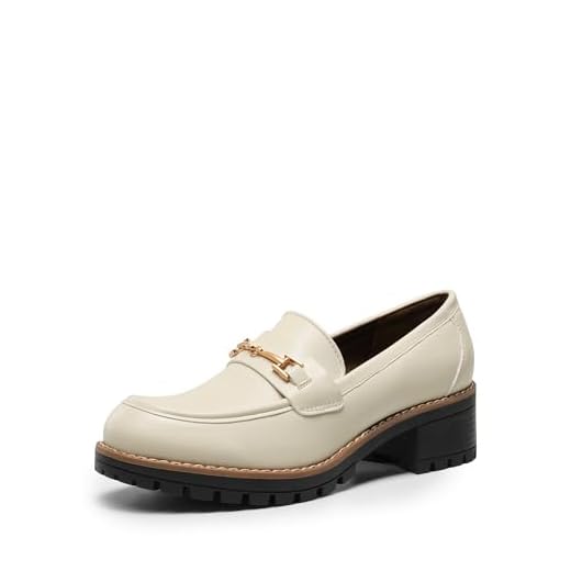 25 Cozy Winter Outfit Ideas for Women (Style Guide) Chunky Loafers