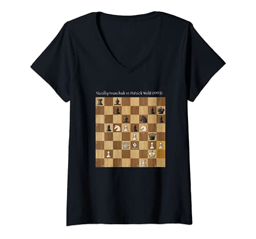 Donna Queens Gambit Shirt Chess Gifts for Men Women Kids Boys Tee Maglietta con Collo a V