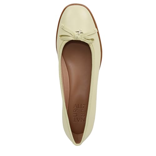 Image of Naturalizer Essential