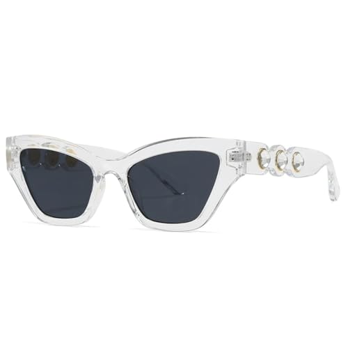 Lunettes de soleil œil de chat pour femmes stylées en terrasse