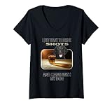 Photo Gallery donna drink shots & hang my retriever - rivestimento riccio maglietta con collo a v Photo Gallery donna drink shots & hang my retriever - rivestimento riccio maglietta con collo a v