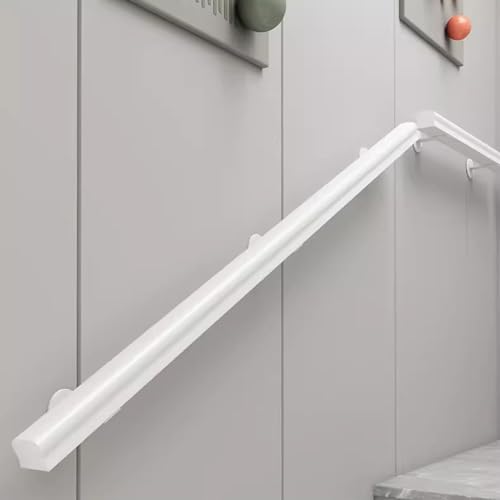 Rampe en bois blanc pour escalier : évitez les chutes à la maison