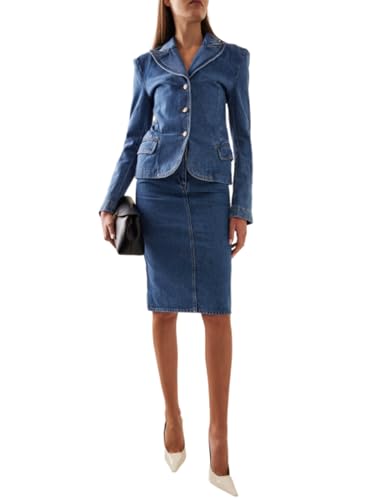 Costume denim femme avec veste boutonnée et jupe élégante pour le bureau