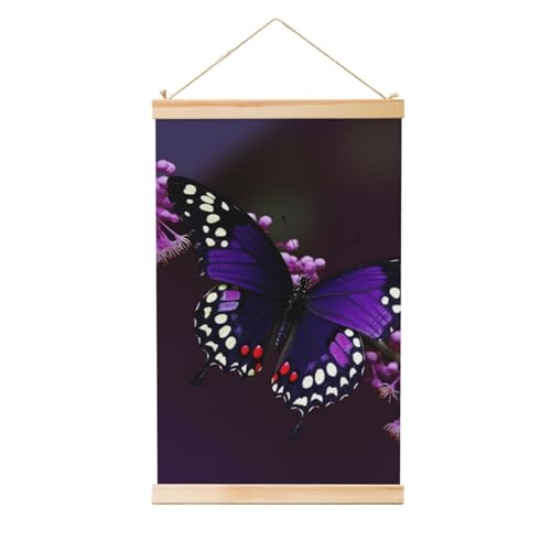 Poster papillon violet prune 50x75 cm avec cintre en bois suspendu