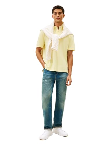 Image of Tommy Hilfiger Men's Short Sleeve Cotton Pique Polo Shirt in Classic Fit