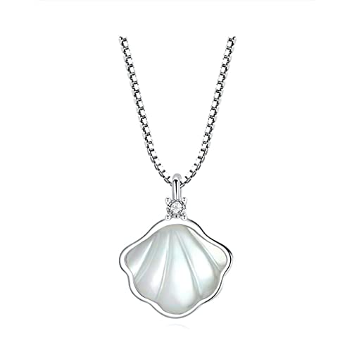 Amour pur et romantique gravé dans un collier unique