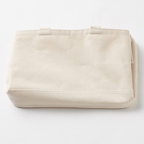 使わない時は、こんなふうに折り畳むことも可能です。車の荷台に常備して、買い物用のバッグやレジャー道具の荷物入れに....など、いろんなシーンで役立ちます。