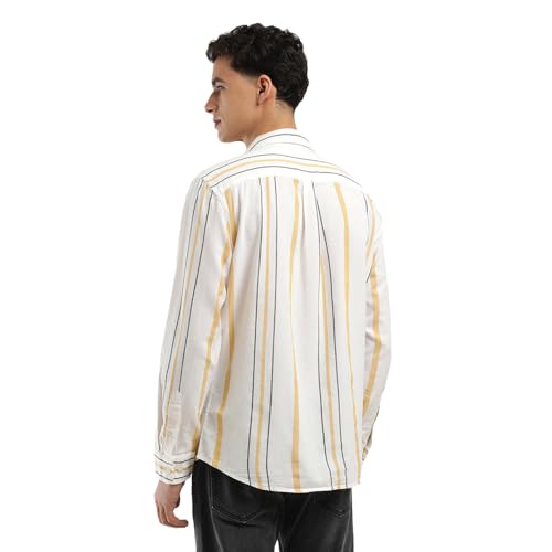 Image of Levi's Men Cotton Checkered Slim Fit Shirt
