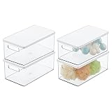 mDesign Juego de 4 organizadores de maquillaje – Práctica caja de plástico con tapa para guardar cosméticos – Organizador de baño apilable para ordenar los productos de belleza – transparente/blanco