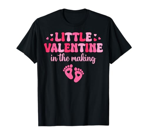Little Valentine en el embarazo del día de San Valentín Camiseta