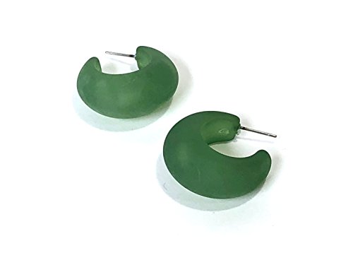 Sea Glass Green Hoop Earrings | vintage frosted lucite snail shell hoops - SNL-GR-33