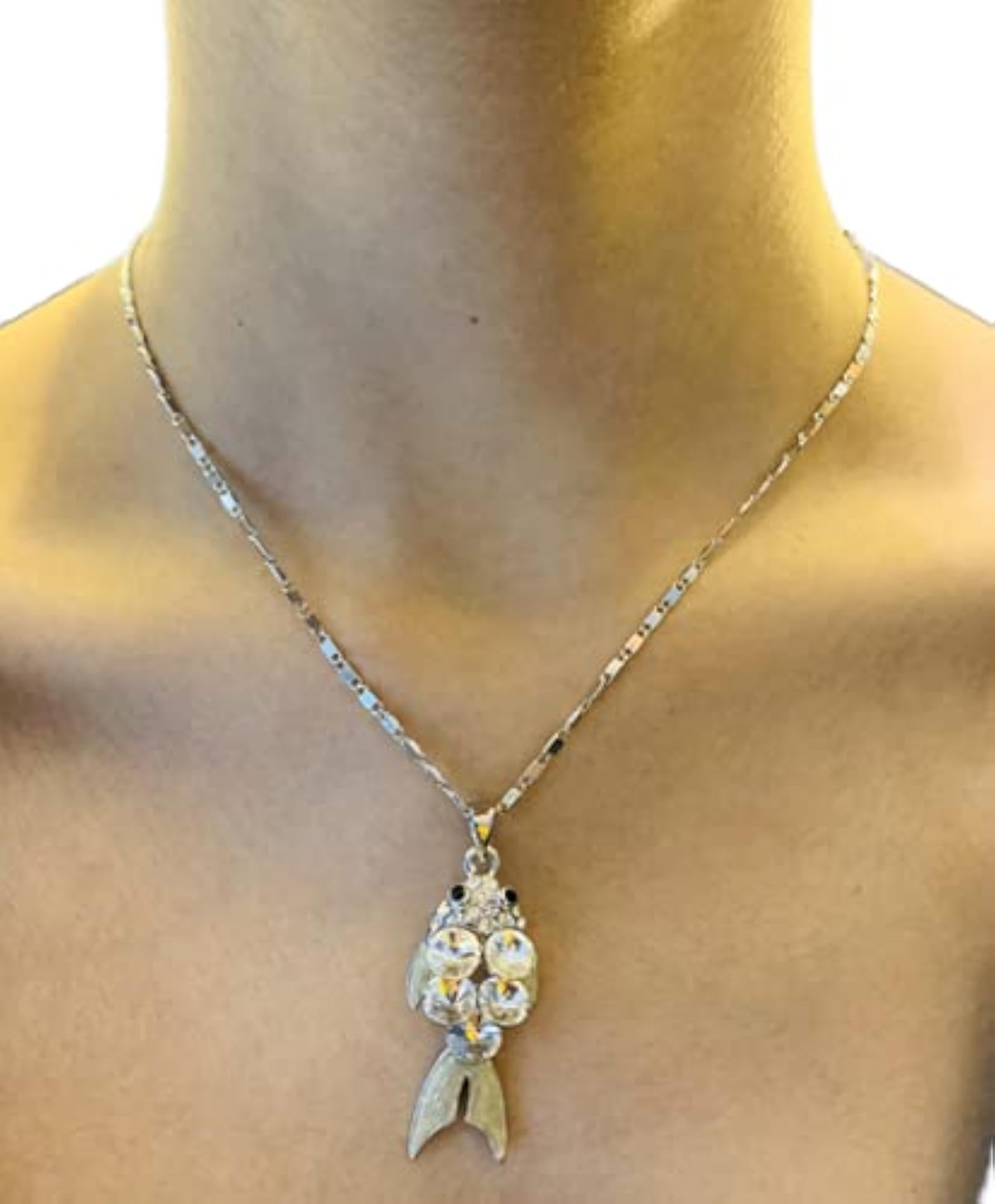 Stylish Chain Pendant Necklace for Dress-Up
