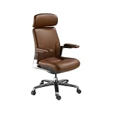 Angel Cerdá – Sedia Ufficio Design Premium Girevole, Rivestita in Ecopelle Marrone | Sedia da Ufficio Ergonomica con Schienale Ampio e Braccioli | Gambe Cromate con Ruote | 74 x 70 x 118 cm