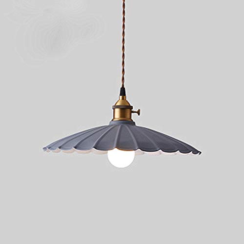 Suspension cuisine violette à abat-jour festonné pour illuminer un îlot ou un bar convivial