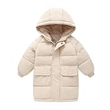 Veste matelassée pour enfant est conçue avec une coupe droite qui offre une aisance optimale pour les activités quotidiennes. Dispose d’une capuche intégrée permettant une supplémentaire contre les intempéries. fermeture zippée sur toute longueur facilite l’enfilage et retrait du vêtement.Les manches longues et les poignets élastiqués contribuent à limiter l’entrée de l’ extérieur, renforçant ainsi l’isolation thermique du modèle.
