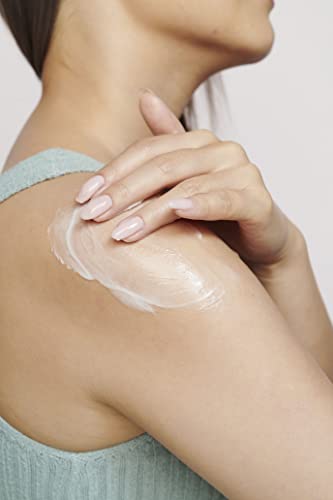 Burt’s Bees Giftset, Lip Balm, Body Lotion and Gentle Face Cleanser, Hydration Station - Image 7