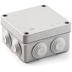Caja Para Camara Exterior FAMATEL – Caja estanca IP55 | Libre de halógenos | Alta resistencia al impacto | Tornillos cierre 1/4 vuelta | Fácil montaje | Cono métrico | 100x100x55 | Gris