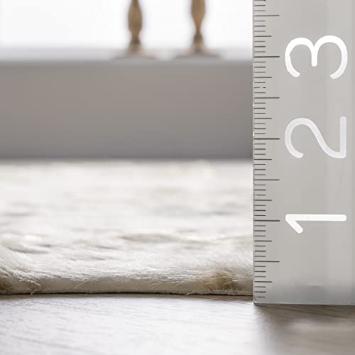 Nuloom Iraida Contemporary Faux Cowhide Area Rug, 5' X 6' 7", Off-White #TOP1