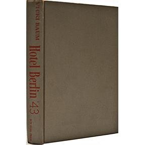 Hardcover Hotel Berlin '43 Book