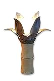 Fabriquée à la main en Thaïlande, les formes et les couleurs uniques des morceaux de bois de liane confèrent à chaque lampe un caractère individuel