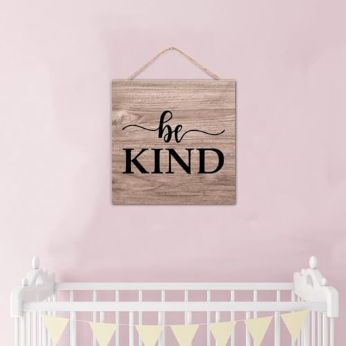 Placa de madera Be Kind de estilo palé para transformar tu hogar con mensajes positivos 7