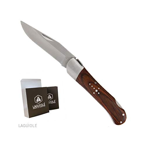 LAGUIOLE couteau de chasse manche bois, avec cran de sécurité pour la chasse en coffret cadeau Laguiole - 19cm déployé. Manche orné de la célèbre Croix du Berger (7 rivets).Le couteau solide qui tient dans la main. Lame inoxydable, fait pour durer. Garanti anti rouille. livré avec COFFRET Cadeau