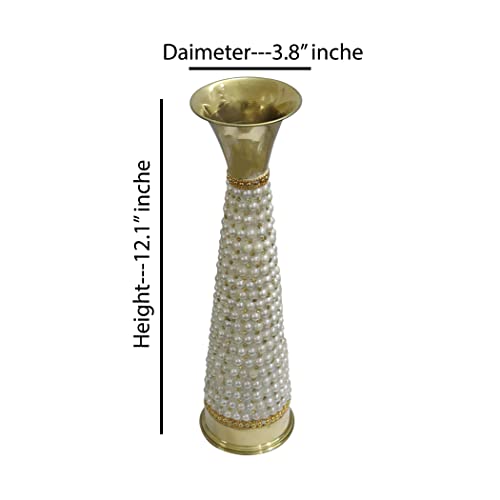 Vase en laiton sculpté main pour une décoration chic de table