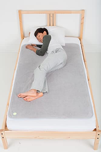 Image of PeapodMats Bedwetting & Incontinence Waterproof Bed Mat - Reusable Underpad. Secure Placement & Breathable. Washable. Enviro Friendly 3x5 (Light Gray) Mattress Protector & Pee Pad for Kids & Adults