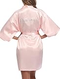 batas y pijamas caro cuore 【Batas para Novia o Damas de Honor】: 100% Poliéster. Tejido ligero y cómodo. Seda de satén de alta calidad, suave al tacto. Más brillante y lujoso en este momento tan importante. Disfruta de tu momento de boda. 2 colores para novias: rosa, blanco, Champán. 3 colores para dama de honor: rosa, azul, morado, negro. El estilo nuevo se actualiza en cualquier momento.