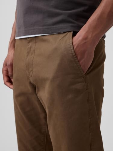 Image of Gap Men's Essential Straight Fit Khaki Chino Pants