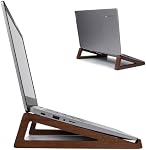 S & A WOODCRAFT Support pour ordinateur portable en bois, support pour ordinateur portatif pour tablette avec porte-monnaie, support compact pour ordinateur portables de voyage avec tampons en silicone protecteurs, adapté aux ordinateurs portables et tablettes