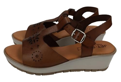 Sandales en cuir ajouré femme pour des vacances élégantes en Espagne