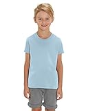 Der Artikel wird unter der Marke Hilltop angeboten und weist eine dezente, von außen nicht sichtbare Veredelung auf. Das T-Shirt wird in einer von der Fair Wear Foundation (FWF) kontrollierten Produktionsstätte hergestellt. Erhältlich in fünf Größen: 98/104 (3-4 Jahre), 110/116 (5-6 Jahre), 122/128 (7-8 Jahre), 134/146 (9-11 Jahre), 152/164 (12-14 Jahre).