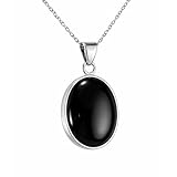 ANDERE KETTEN-, GRÖSSEN-, FORM- UND EDELSTEINOPTIONEN IN UNSEREM KATALOG: Kettenoptionen: Wählen Sie zwischen einer verstellbaren Kette von 40+5 cm oder 45+5 cm oder einer Anhänger-Variante ohne Kette. Größenvariationen: Erhältlich in klein (15×20mm) für einen dezenten Look oder mittel (18×25mm) für einen markanteren Auftritt. Steinformen: Wählen Sie aus ovalen, runden oder tropfenförmigen Edelsteinschliffen. Edelsteinvielfalt: Verfügbar mit einer Auswahl an Steinen, darunter schwarzer Onyx, Hämatit, brauner Tigerauge, Amethyst, blauer Lapislazuli, Mondstein und grüner Malachit.